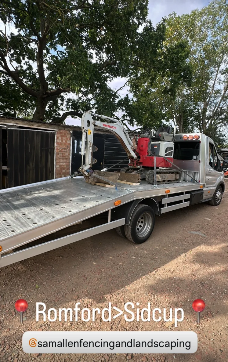 Mini excavator transported from Romford to Sidcup